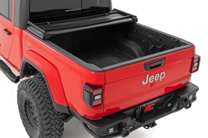 Jeep Gladiator Soft Tri-Fold Bed Cover - Rough Country - Tri-Fold Design, Weatherproof Seal, 6061 Aluminum Frame - '20-'25